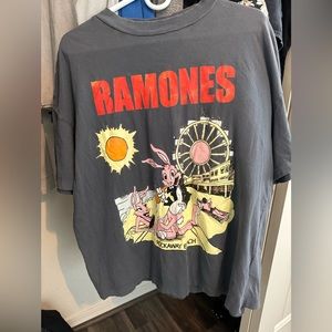 Ramones graphic t size L